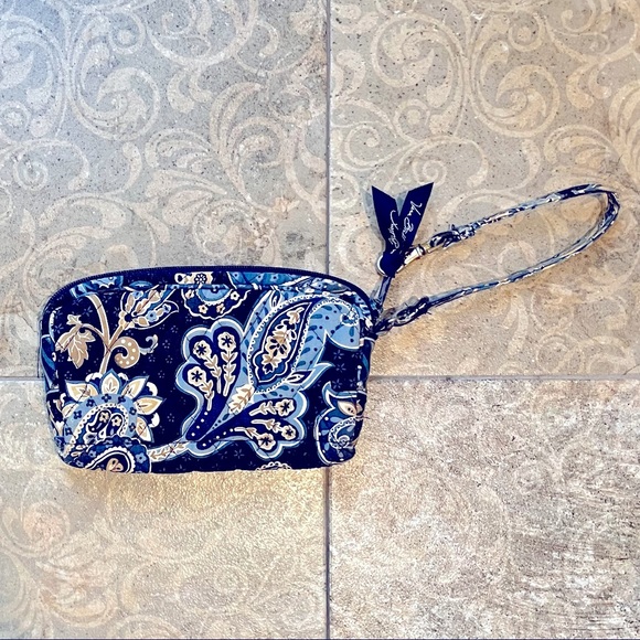 Vera Bradley Handbags - Vera Bradley | vintage navy paisley patterned wristlet